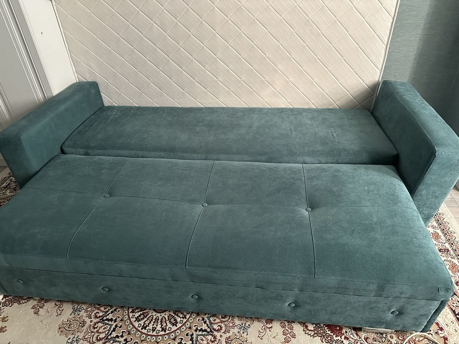 Диван с пуфиком