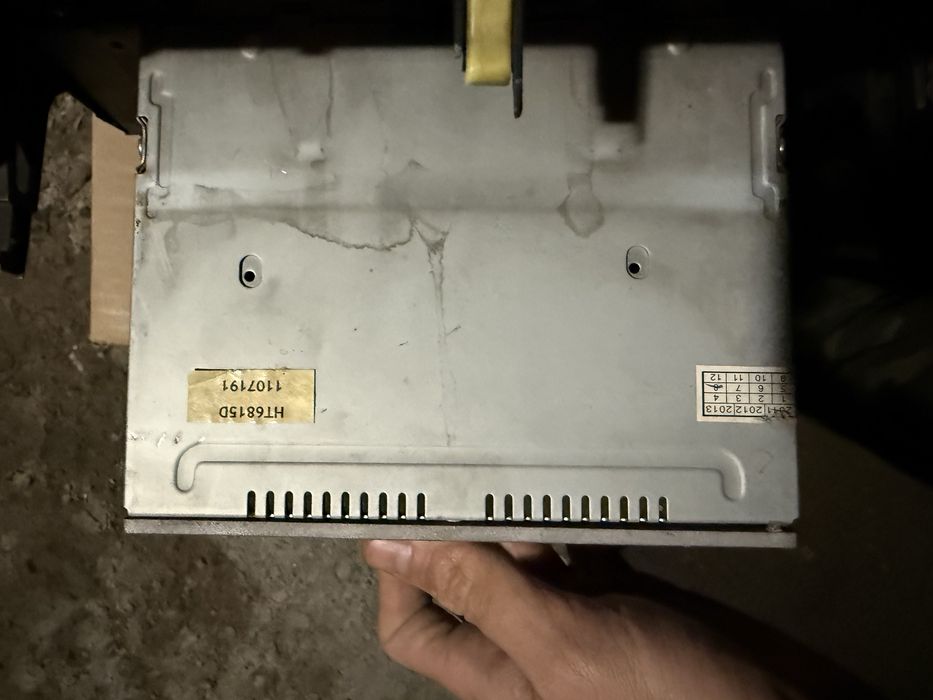 Штатный магнитофон prado 150