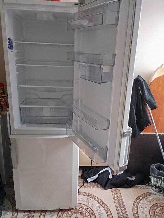 Хладилник с фризер  BEKO. Пералня NEO.