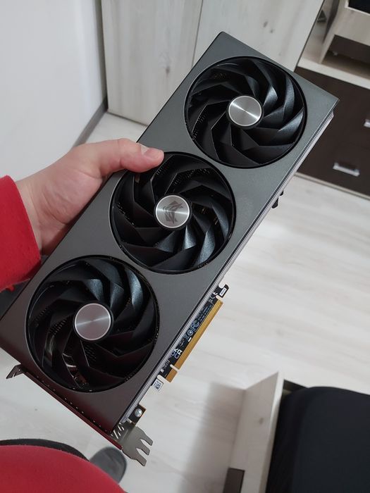 Vând placa video 7900xt SAPPHIRR VAPOR X EDITION