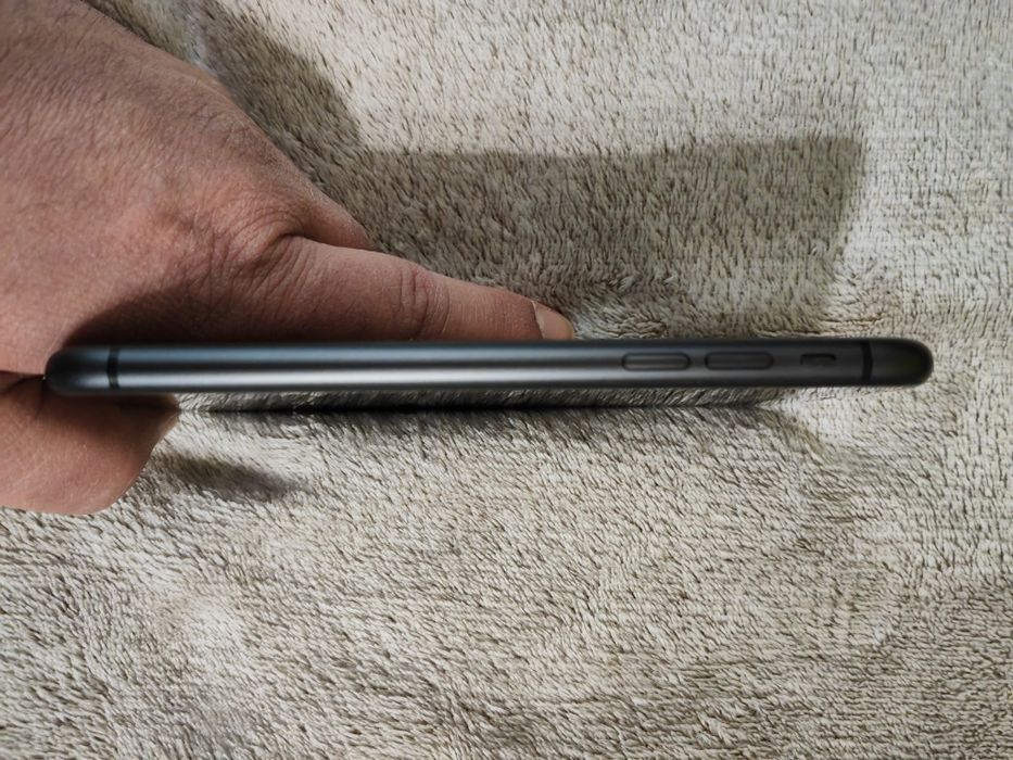 IPhone 11 -Space Grey, 64GB, 97% Капацитет на батерията,26.3.1-версия