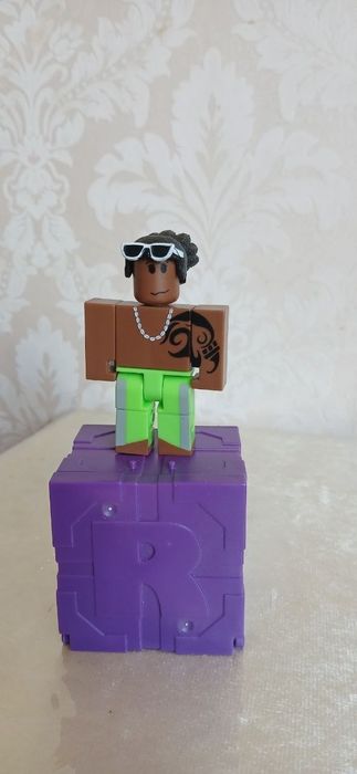 Коллекционые фигурки Roblox