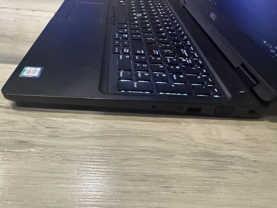 Dell Latitude 5590-i5 8250u/8гб/256гб м.2/Подсветка
