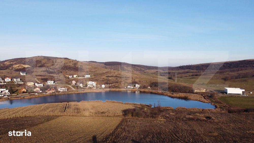 De vanzare teren Chinteni cu panorama spre lac