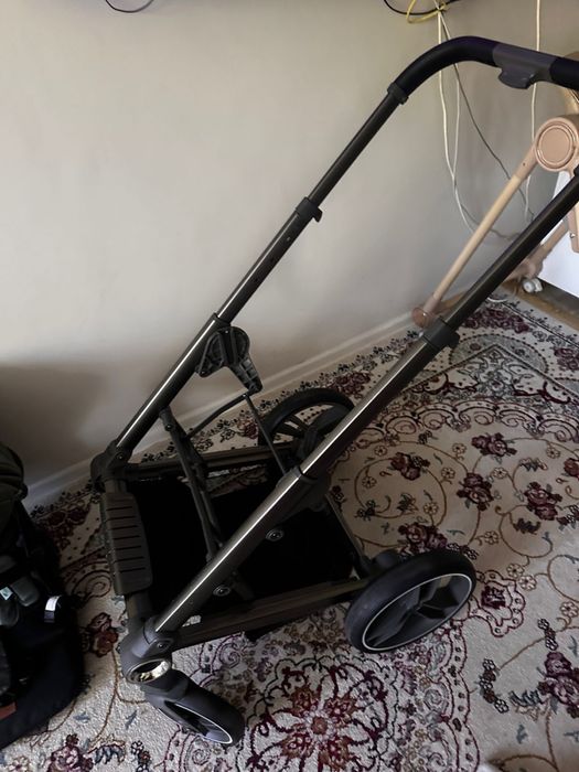 Продам  коляску от 0-3х лет