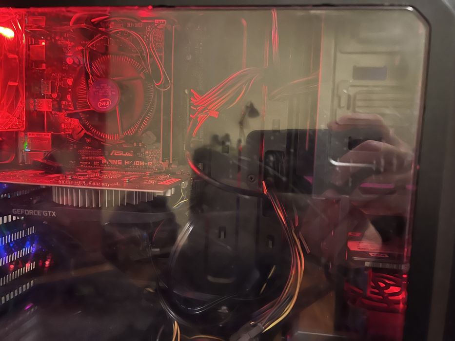 Продавам компютър