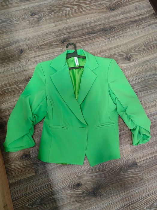 Чисто ново дамско сако