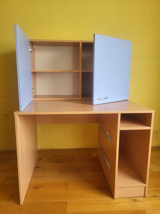 Бюро с отделен шкаф надстройка