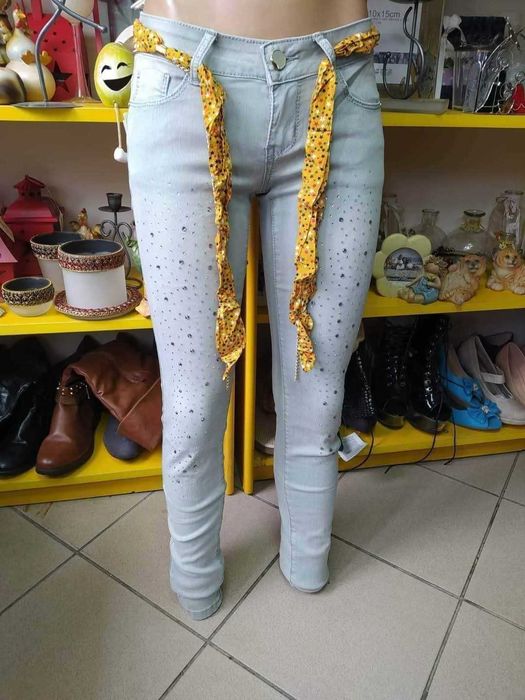 Blugi cu pietricele