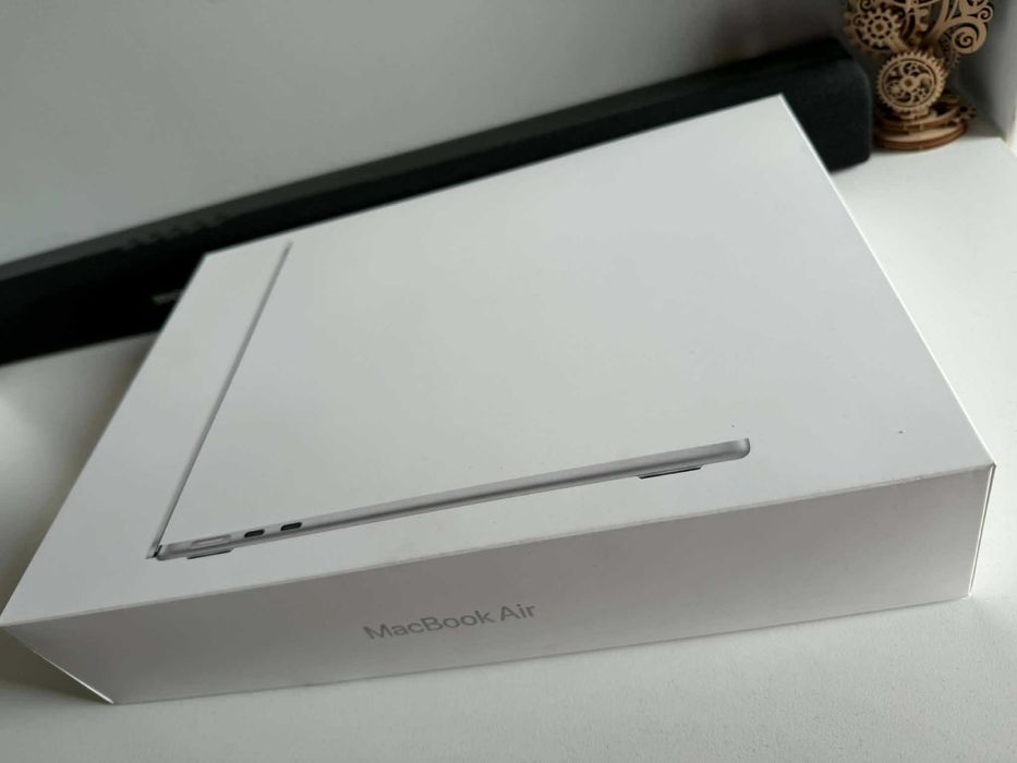 Лаптоп 2025 Apple MacBook Air 13, М4 10GPU/10CPU 24 RAM, 512GB SSD