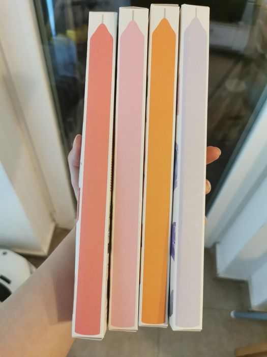 Lumânări lungi colorate cu modele