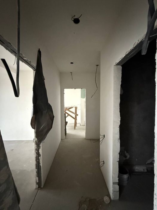 Новостройка SkyLine Tower 3 комнатная 4 этаж,70м2.Предчистовая отделка