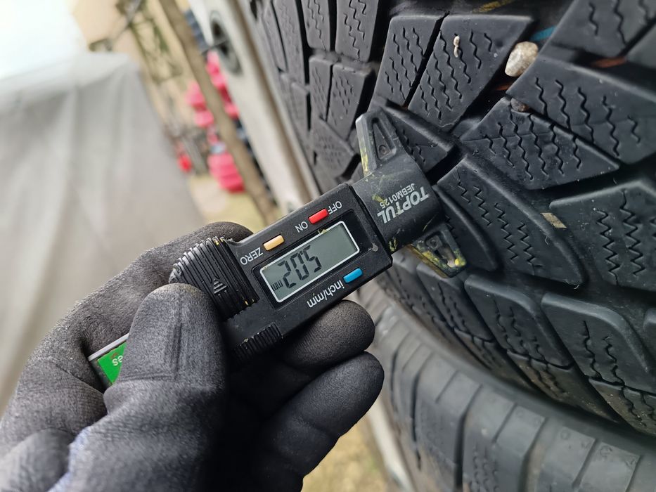 Anvelope MS iarna 265 50 19 Dunlop 2021 5-5.5mm