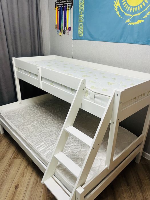 Двухярустная кровать