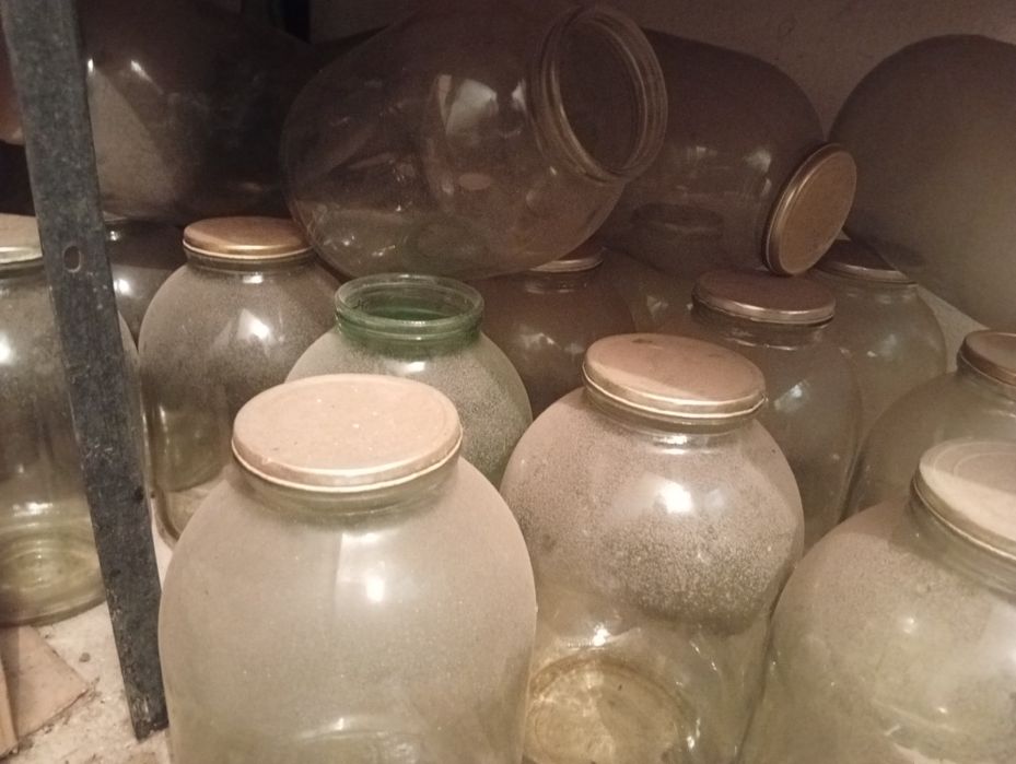 Подарявам буркани