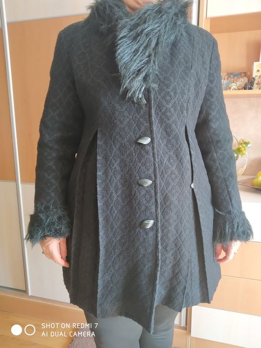 Зимно палто става и за бременна