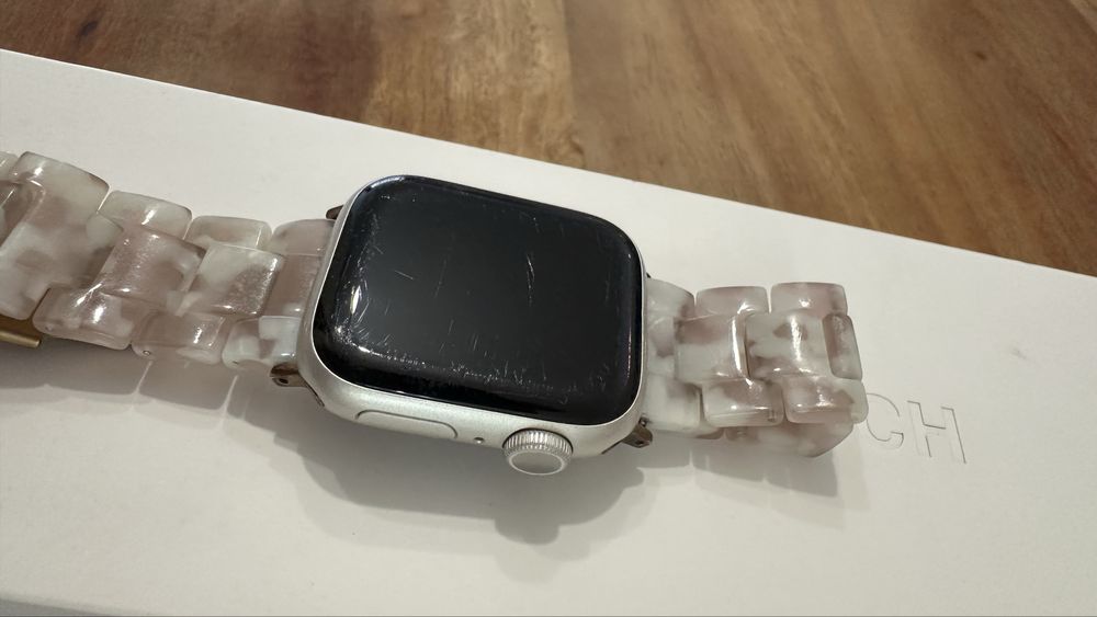 Apple Watch Series 7, 41mm, Starlight - Изгодно