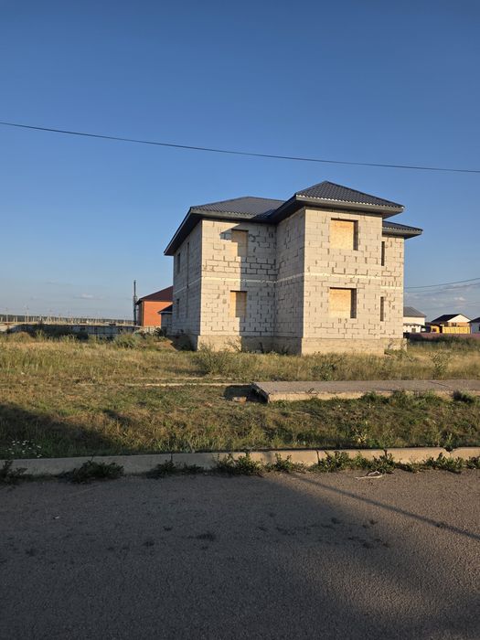 Продам 2 этажный  Коттедж