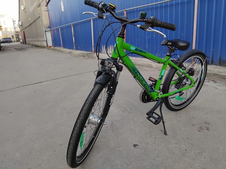 Vând bicicleta din aluminiu pentru copii