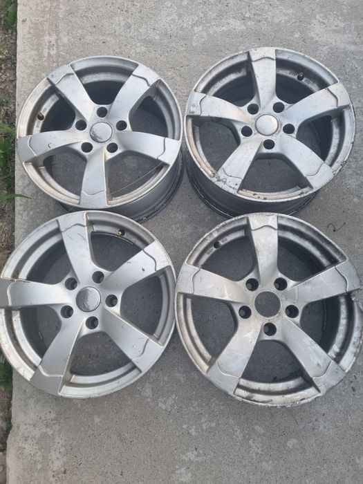 Vând jante pe 16