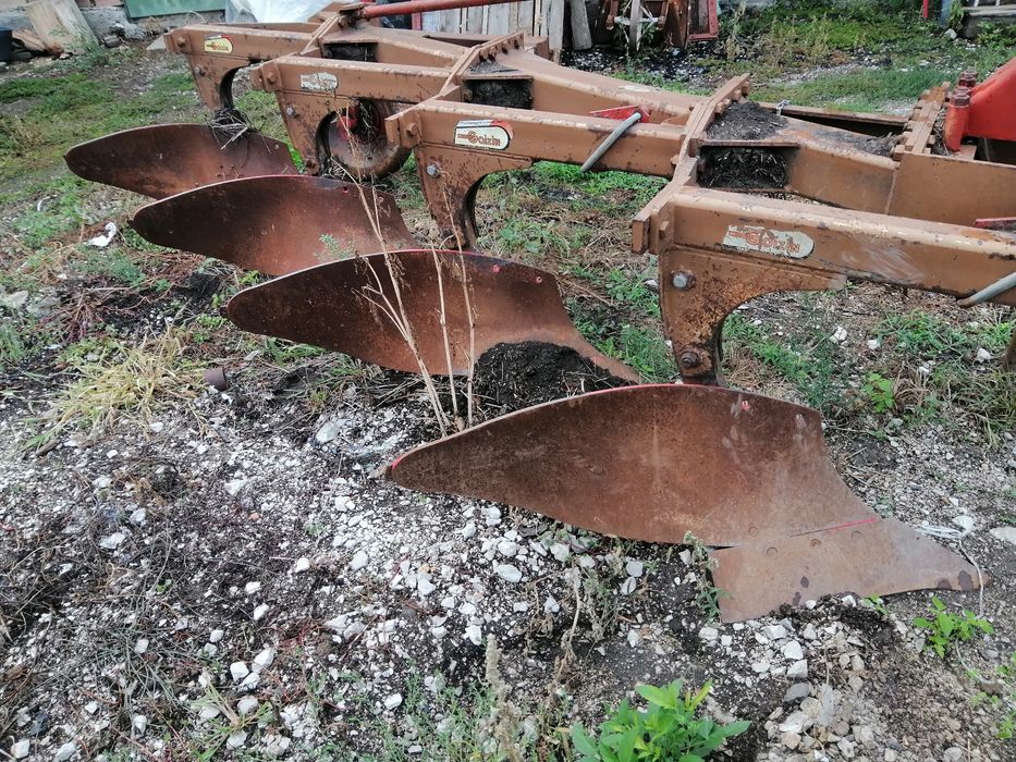 Продавам плуг Goizin