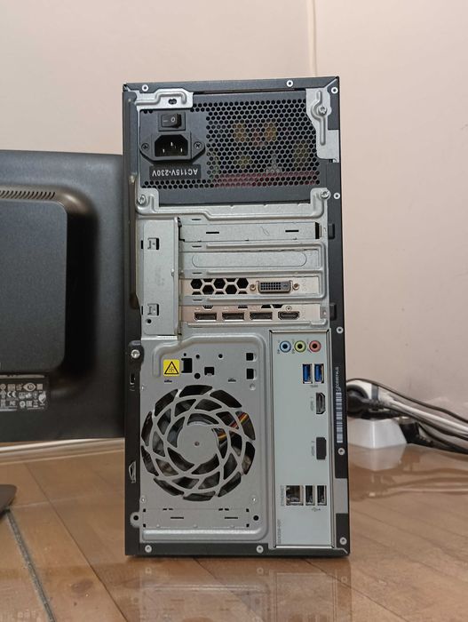 Компютър HP Pavilion + монитор , клавиатура и мишка