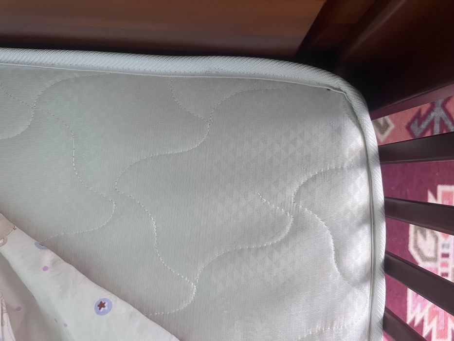 Продам дубовую кровать