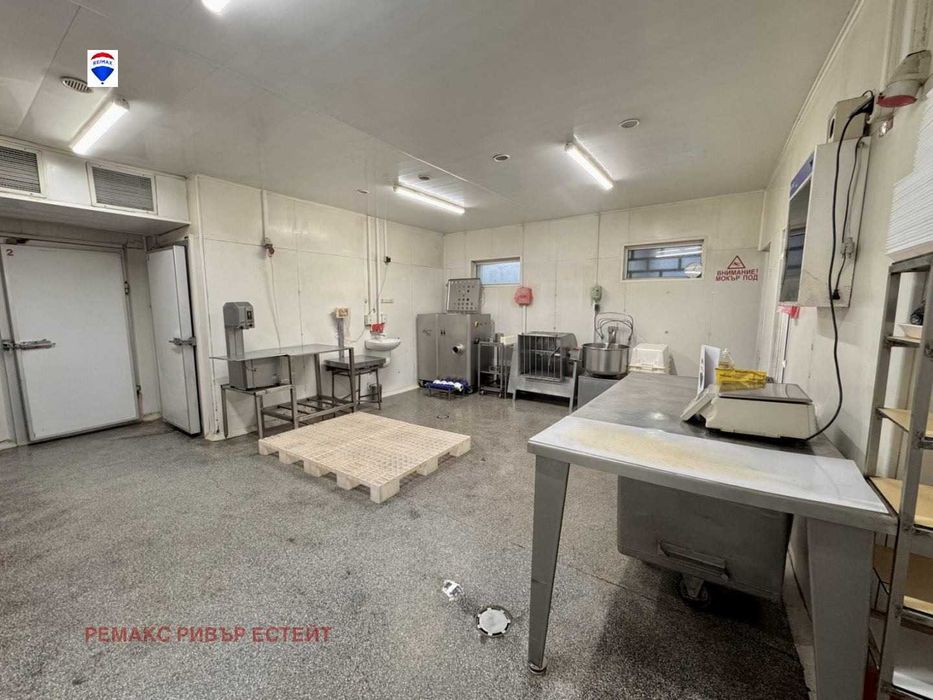 Продава се Промишлена сграда в Русе, Родина 1 - 346 кв.м за 1642 €/кв.м - Снимка #1