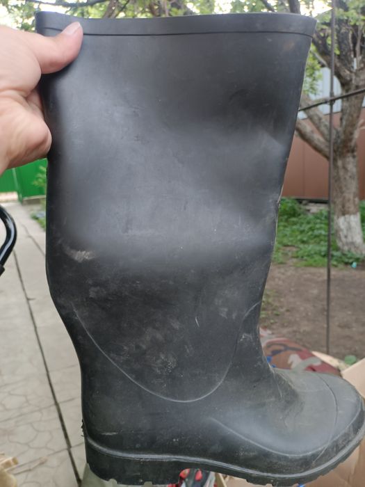 Продам резиновые сапоги