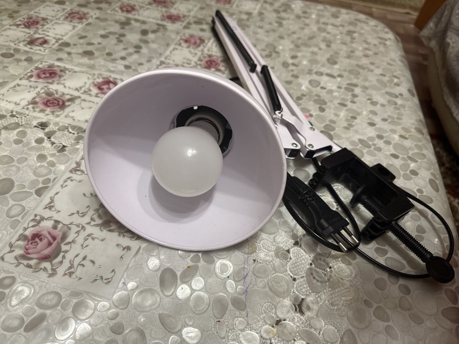 Лампа настольная