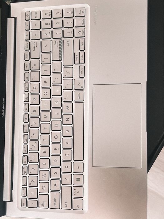 Laptop ASUS VivoBook 15 OLED – i7, SSD 512GB, 15,6”