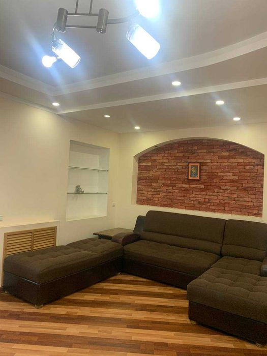 сдается своя 2х комнатная квартира 2/4/4