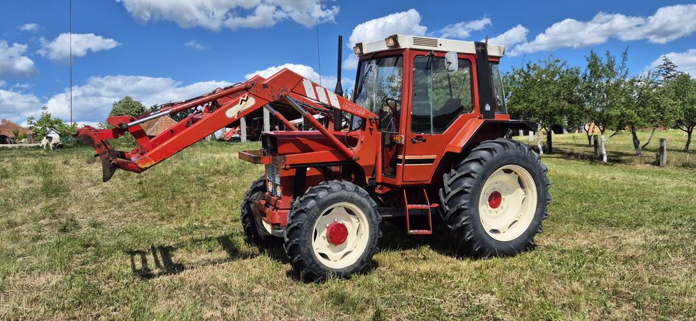 Tractor Case IH 745XL cu incarcator frontal
