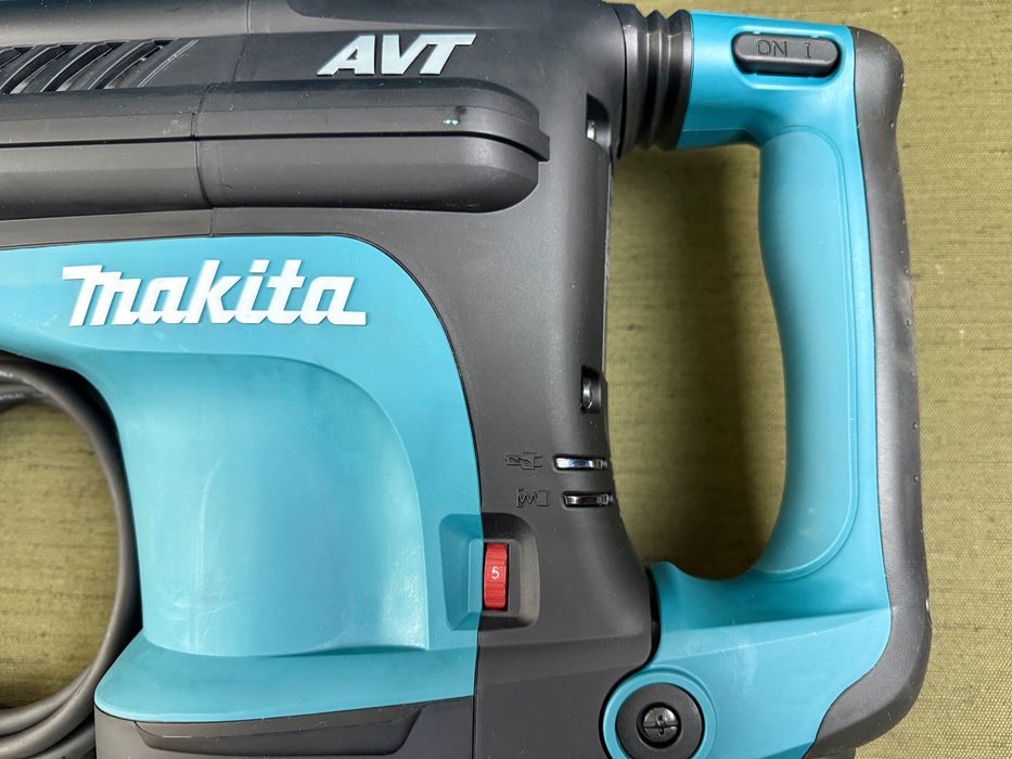 Makita HM1213C – професионален къртач SDS-Max AVT – чисто нов