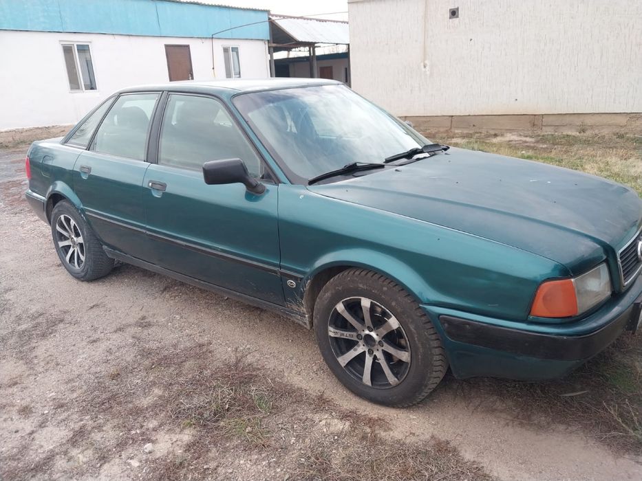 Продаю хорошую Ауди 80