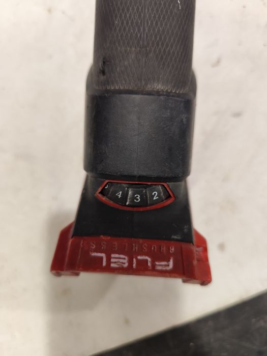 Безчетков ъглошлайф Милуоки Milwaukee M18 FSAGV125XPDB регулиране на о