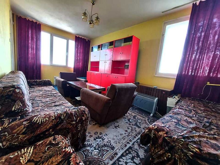 Дава се под наем Двустаен апартамент в Бургас, Славейков - 56 кв.м за 244.8 € - Снимка #1