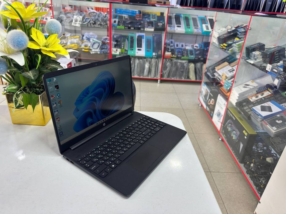 HP core i3-12 DDR4 4/256 SSD holati ideal