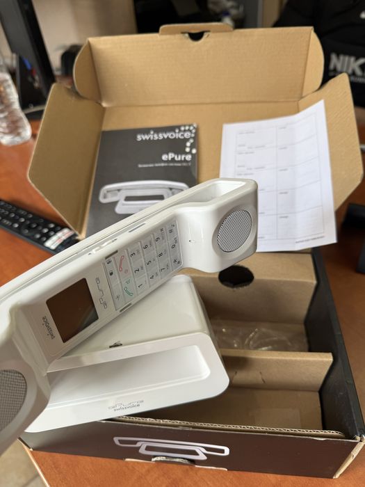 Продавам стационарен телефон