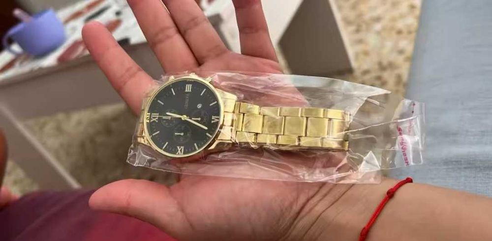 Луксозен комплект от 4 части - часовник, гривна, колие с кръст,пръстен