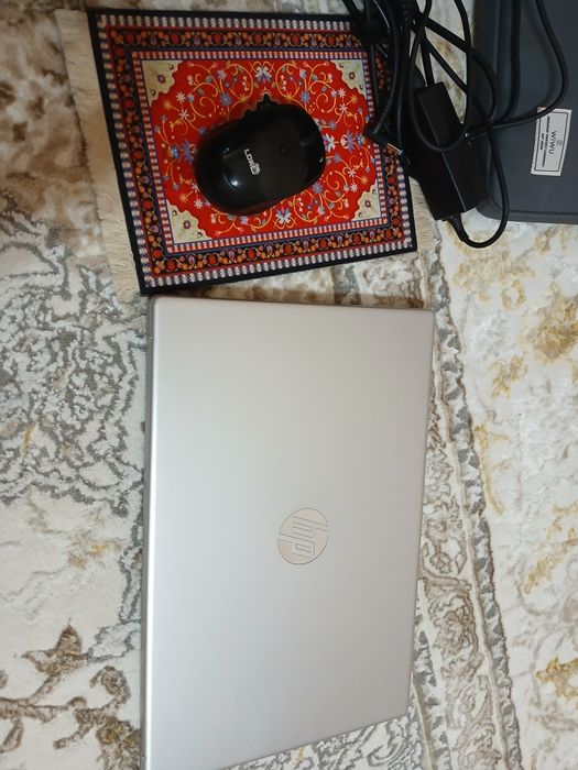 Noutbuk HP hamma narsasi bor