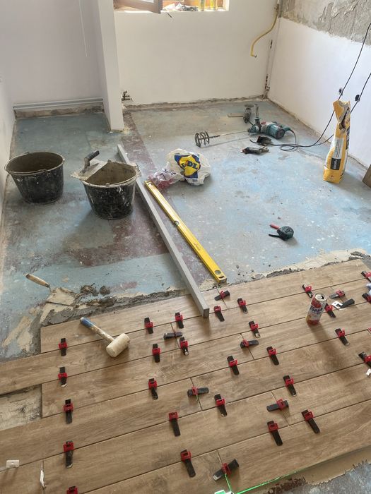 Finisaje interioare.Gresie,faianta,parchet,rigips,glet,lavabila.