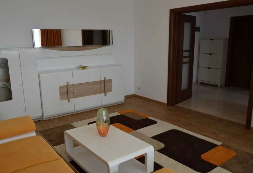 Дава се под наем Тристаен апартамент в Бургас, Победа - 100 кв.м за 290.7 € - Снимка #1