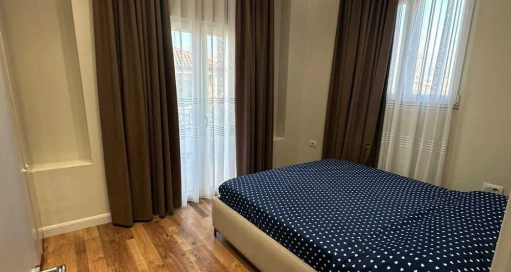 Продавам двустаен апартамент в Младост