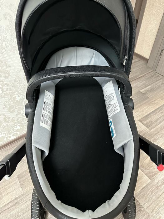Продам коляску hot mom