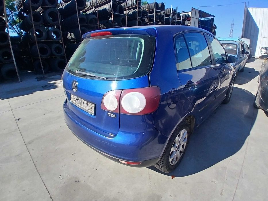 Dezmembram vw golf 5 plus 1.9 bkc