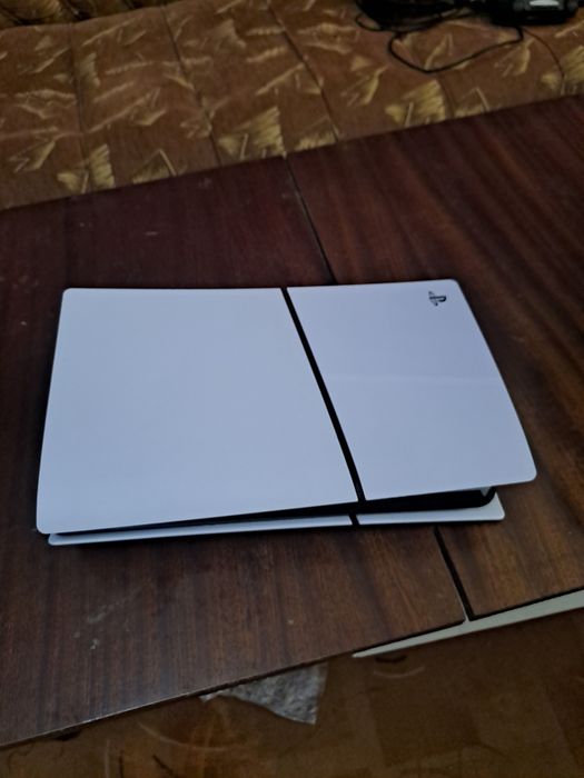 Playstation 5 Slim (Disc Edition)