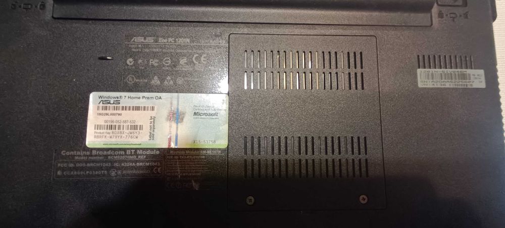 Продавам лаптоп Asus1201N