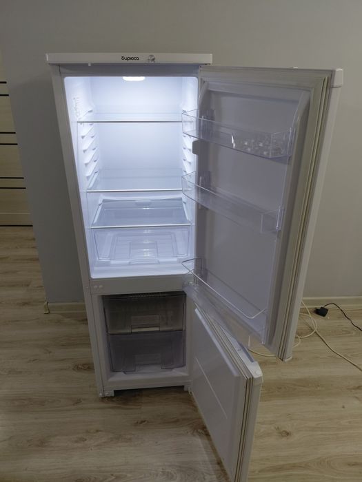 Продам 2х камерный холодильник