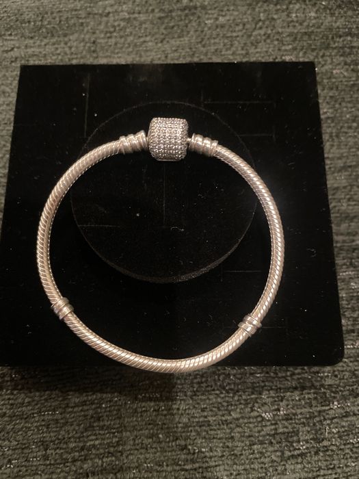 Продам браслет Pandora